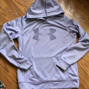 Under Armour Women’s pullover hoodie small